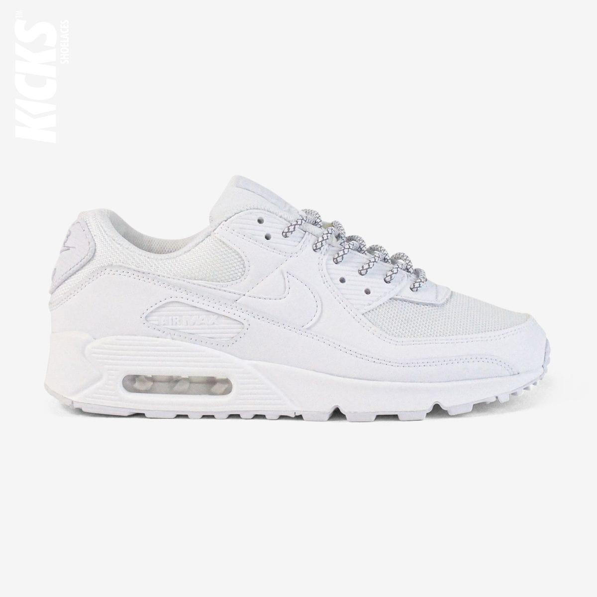 round-laces-in-white-on-mens-white-shoe